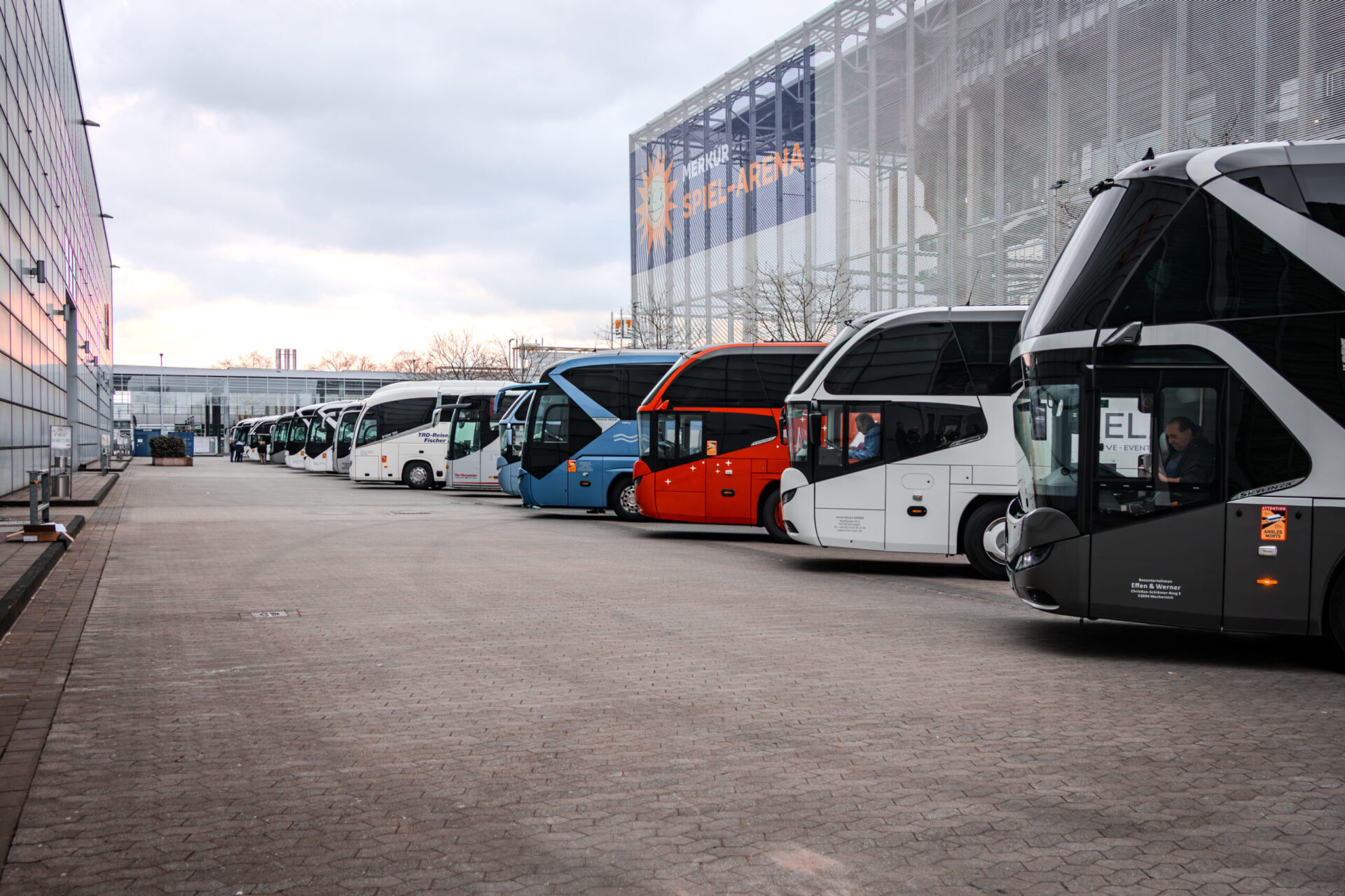 Firmenevents von 100 bis 1000 Personen mit RELAY